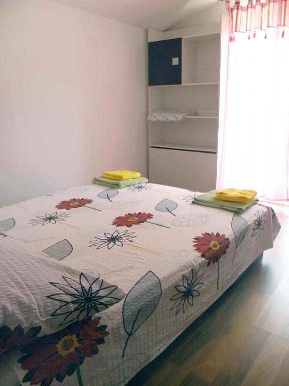 Apartments Mani Trogir Bilik gambar